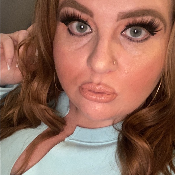 Meet your Posher, Sheila - Picture 1 of 5